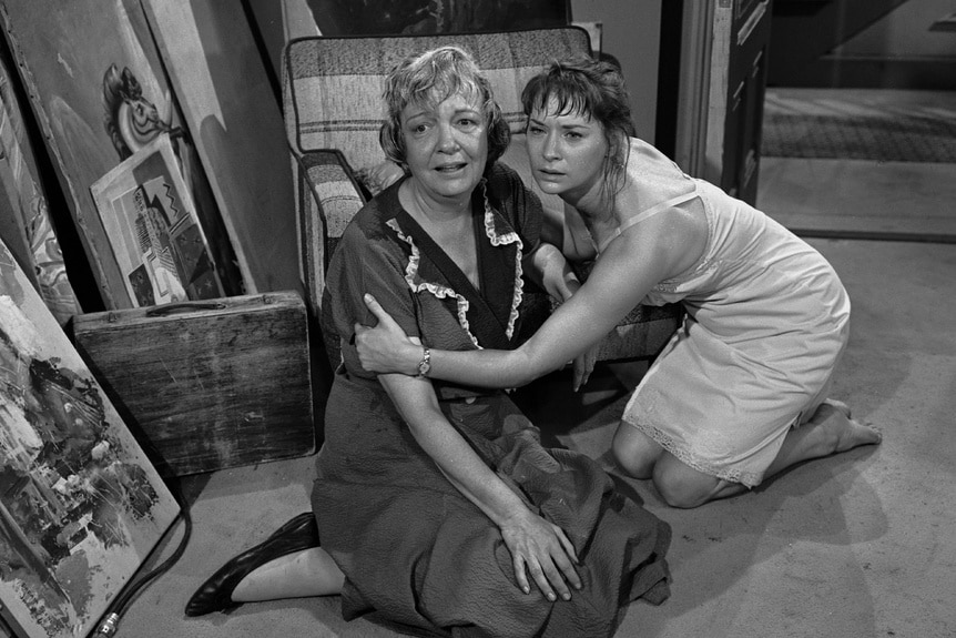 Norma (Lois Nettleton) holds Mrs. Bronson (Betty Garde) in The Twilight Zone Episode 310.